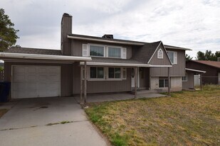 6131 Misty Way in Kearns, UT - Building Photo