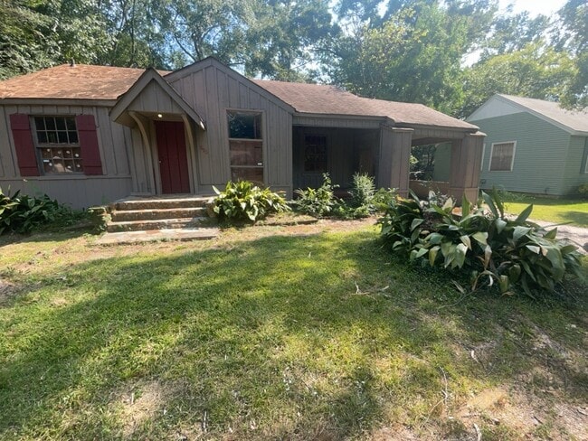 property at 523 Woodbury Rd