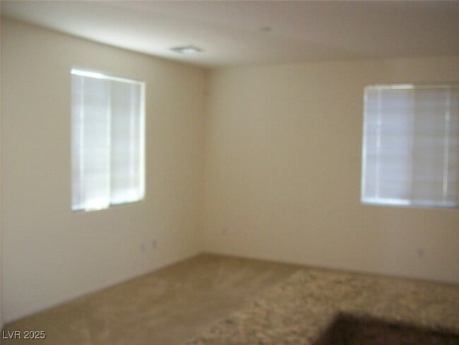 7960 Violet Dawn St in Las Vegas, NV - Building Photo - Building Photo