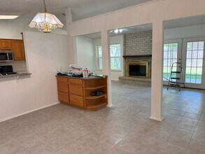 605 Jamie Sue Dr in Converse, TX - Building Photo - Building Photo