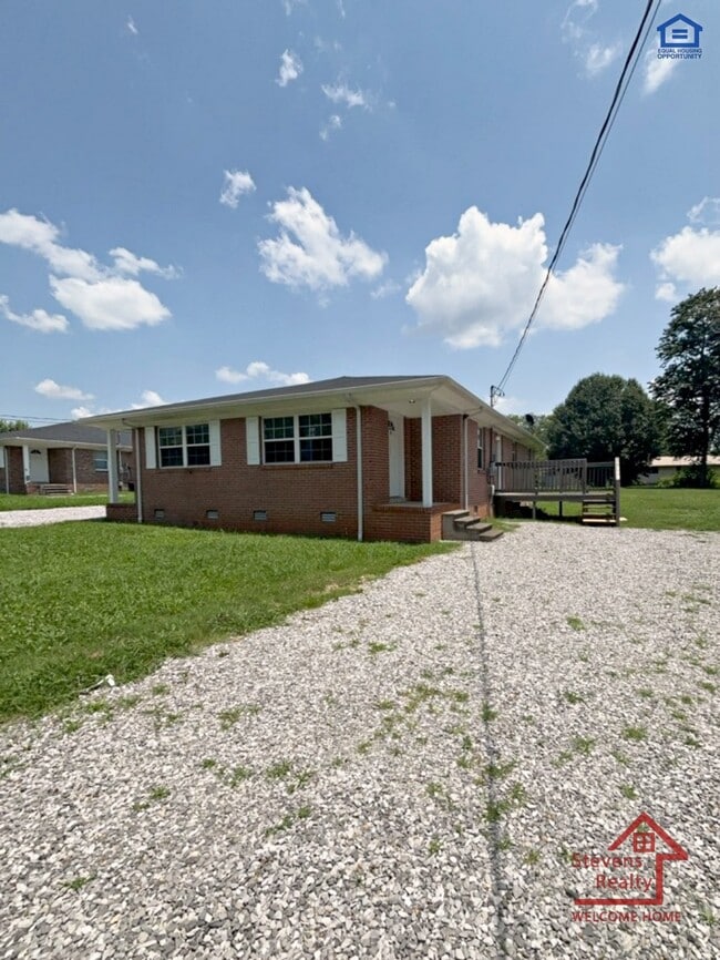 property at 207 Bermuda Dr