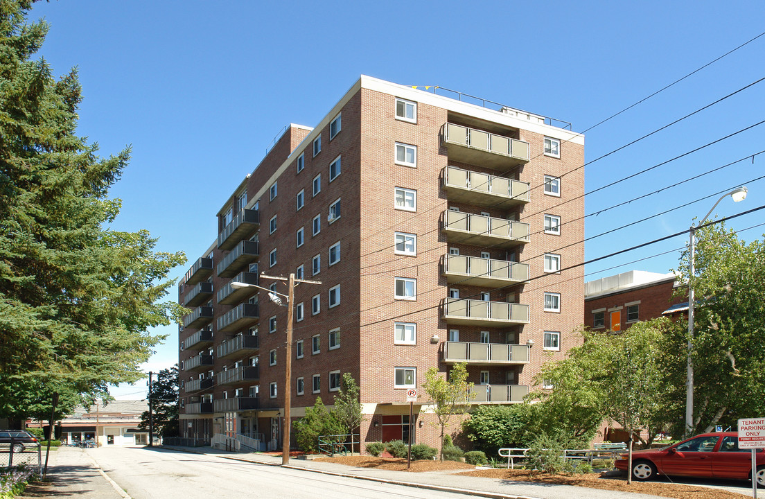 Kennedy Apartments in Concord, NH - Building Photo