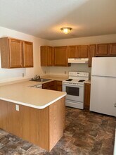 Colonial Apartments in Jamestown, NY - Foto de edificio - Building Photo