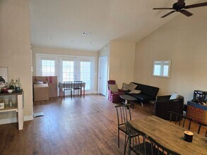 802 W Longleaf Dr in Auburn, AL - Building Photo - Building Photo