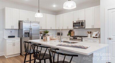 8629 Chagrin Dr, Unit 2623 in Cornelius, NC - Building Photo - Building Photo
