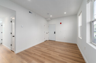 Harbor Flats in Cleveland, OH - Building Photo - Interior Photo