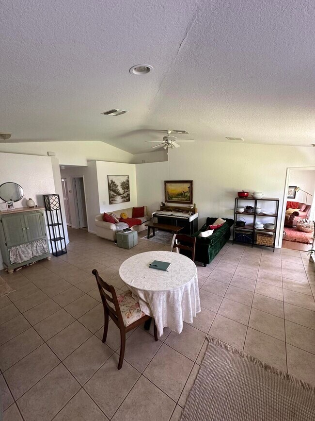 5717 Azalea Cir in West Palm Beach, FL - Building Photo - Building Photo