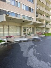 Park Heights Limited in Mississauga, ON - Building Photo - Building Photo