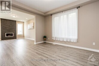 226 Cranesbill Rd in Ottawa, ON - Building Photo - Building Photo