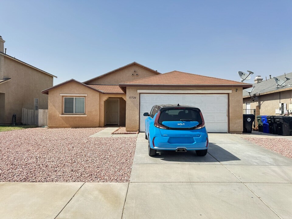 11726 Pepperwood St in Victorville, CA - Building Photo