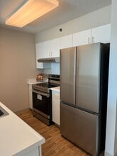 3009 Ala Makahala Pl in Honolulu, HI - Building Photo - Building Photo