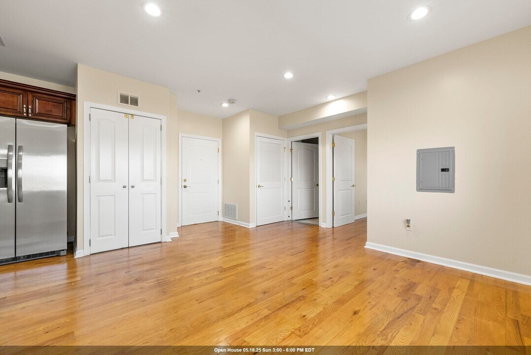 605 New York Ave in Union City, NJ - Building Photo