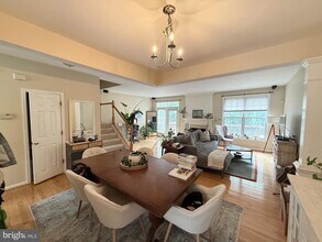 13133 Rose Petal Cir in Herndon, VA - Building Photo - Building Photo