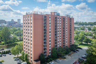 Dulaney Towers in Towson, MD - Building Photo - Building Photo