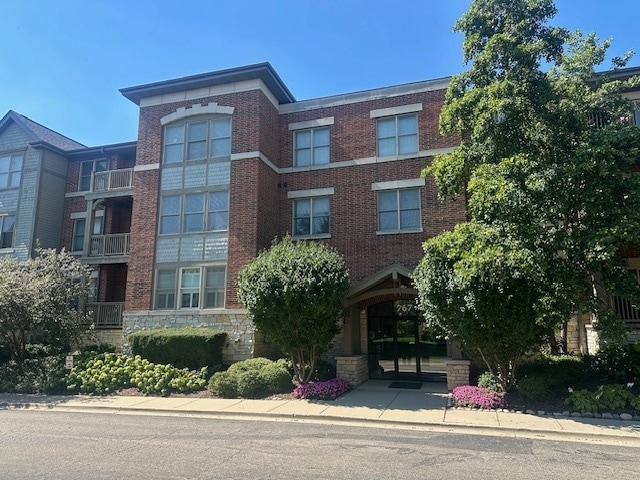 property at 267 E Railroad Ave