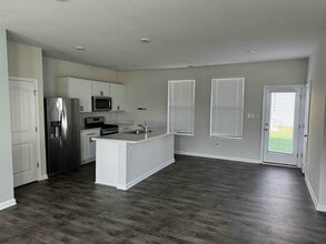 81 Pepperwood Dr in Wyoming, DE - Foto de edificio - Building Photo