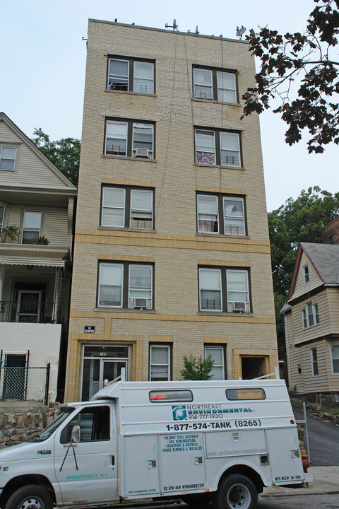 189 Saratoga Ave in Yonkers, NY - Foto de edificio