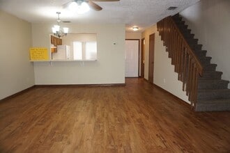 5672 Bryner Dr in Jacksonville, FL - Foto de edificio - Building Photo