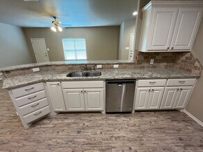 1105 Preston Trails in Wolfforth, TX - Building Photo - Building Photo