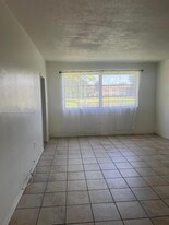 2940 NE 203rd St in Aventura, FL - Building Photo - Building Photo