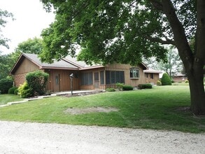 8560 N 4000 W Rd in Morris, IL - Building Photo - Building Photo