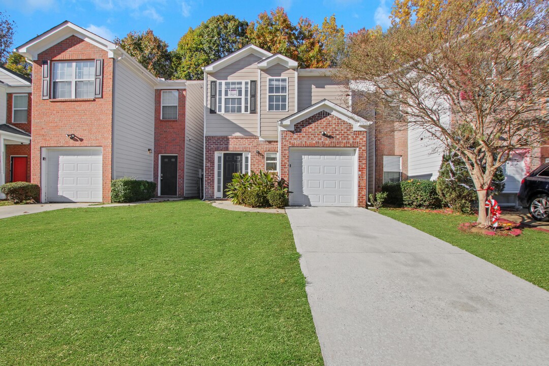 2833 Windsor Forrest Ct, Unit A in College Park, GA - Foto de edificio