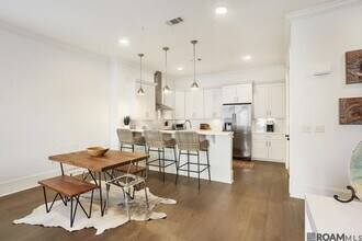 8211 Village Plaza Ct in Baton Rouge, LA - Building Photo - Building Photo