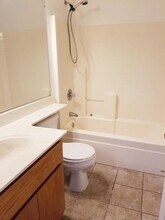 2490 Halsey Cir in Davis, CA - Building Photo - Building Photo