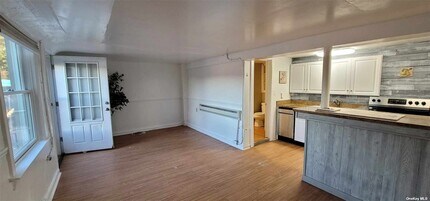 147 Woodbine Ave, Unit 1N in Northport, NY - Building Photo - Building Photo