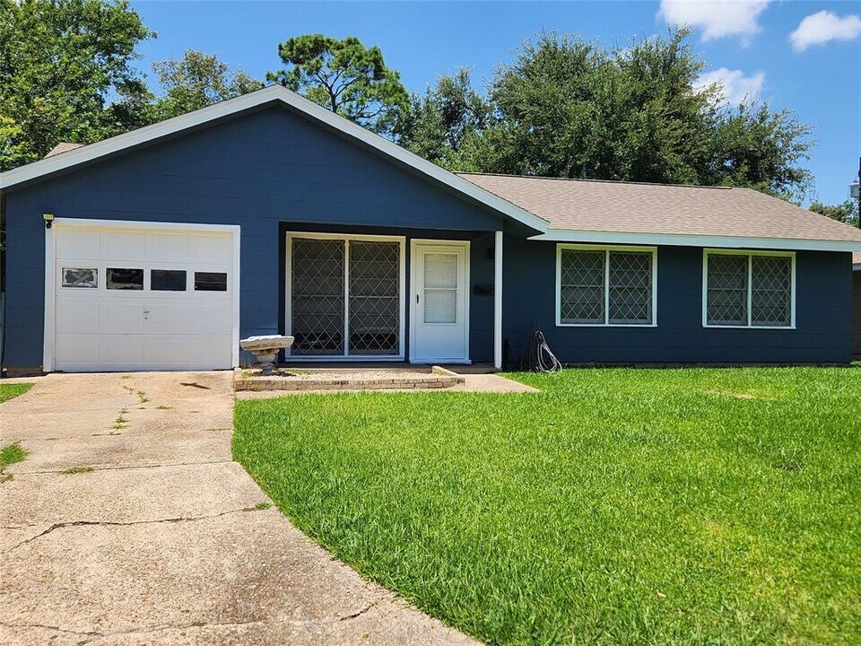 2914 Vance in Texas City, TX - Building Photo