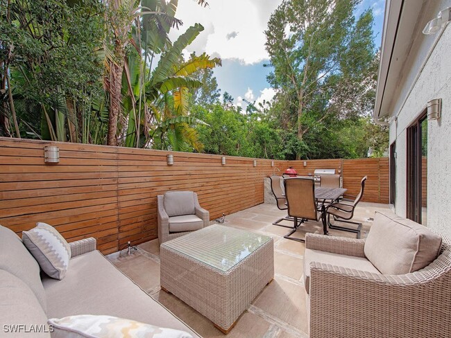 840 Meadowland Dr in Naples, FL - Building Photo - Building Photo