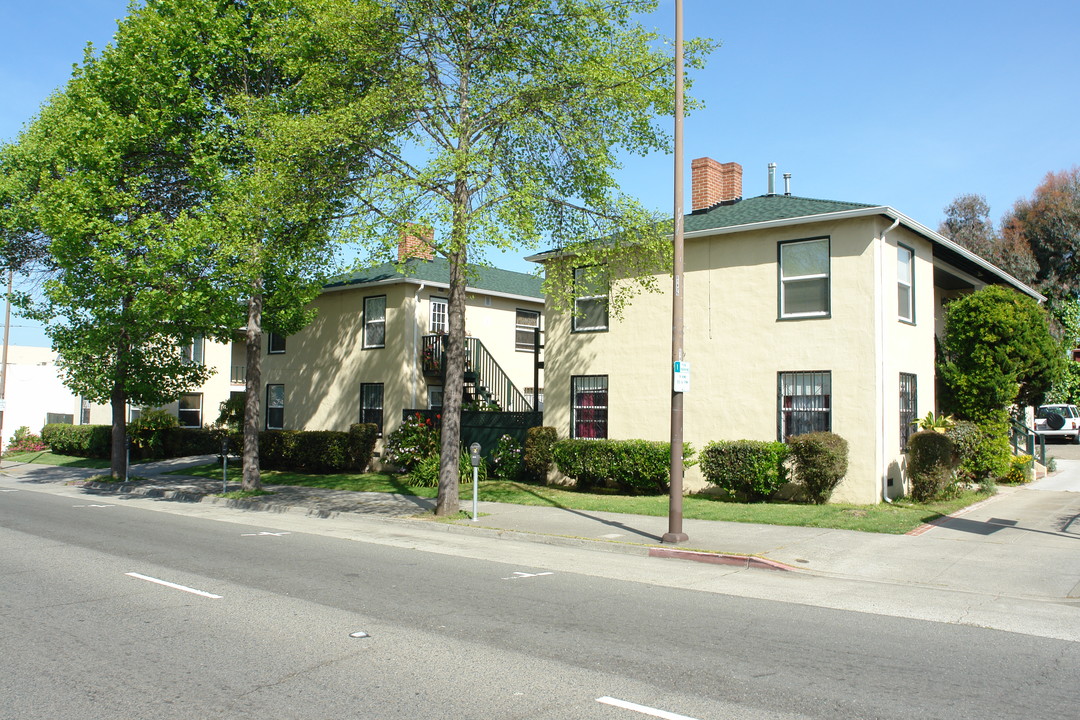 1491 University Ave in Berkeley, CA - Building Photo