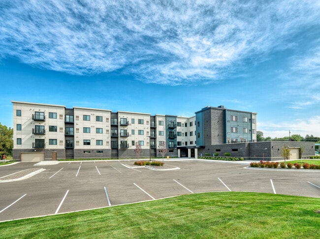 The Gramsie Apartments in St. Paul, MN - Foto de edificio - Building Photo