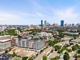 16 Taber St in Boston, MA - Building Photo