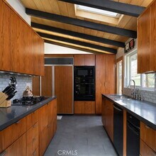 16439 Kingsbury St in Los Angeles, CA - Building Photo - Building Photo