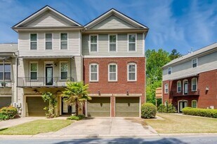 6001 Brookside Oak Cir in Norcross, GA - Building Photo