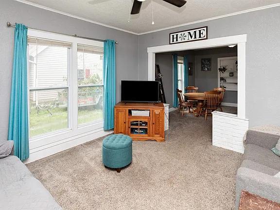 420 9th St in West Des Moines, IA - Building Photo