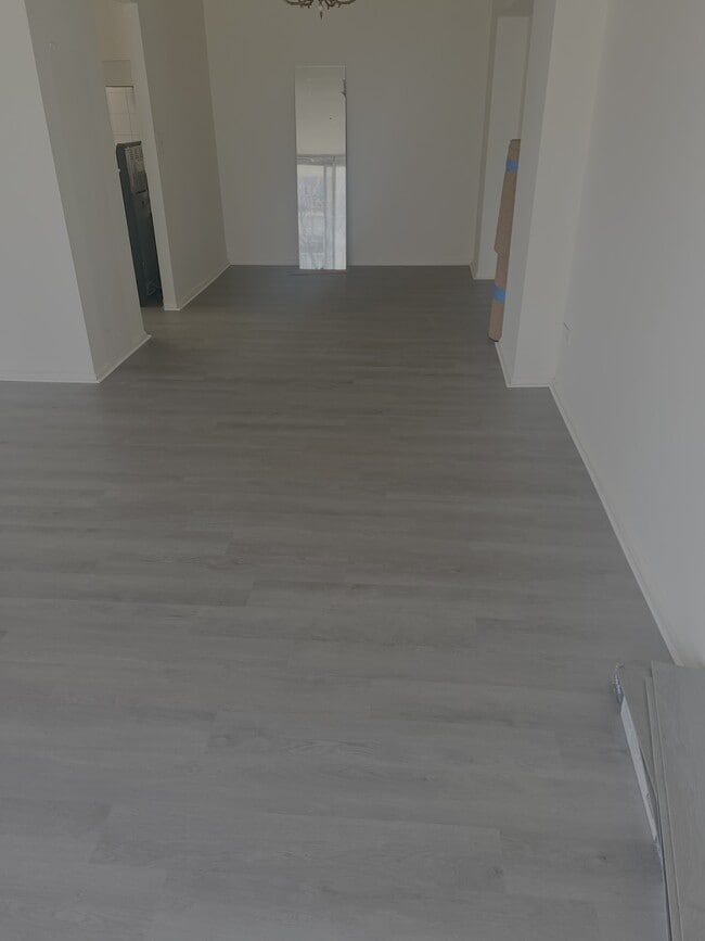 9009 W Golf Rd in Des Plaines, IL - Building Photo - Building Photo