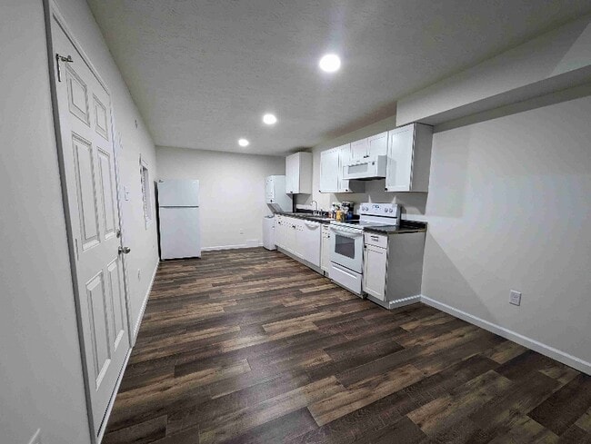 property at 320-322 N Carver St