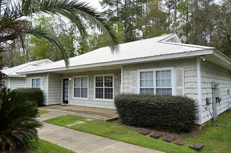 The Cottages at Rumba in Tallahassee, FL - Building Photo - Interior Photo