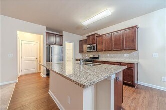 2139 Baywood Tree Ln SW in Snellville, GA - Foto de edificio - Building Photo