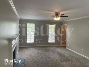 11125 Berkley Square Ln in Matthews, NC - Foto de edificio - Building Photo