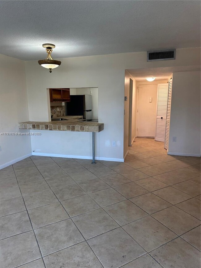 1130 11th St in Miami Beach, FL - Building Photo - Building Photo