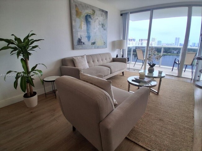 3625 N Country Club Dr in Aventura, FL - Building Photo - Building Photo