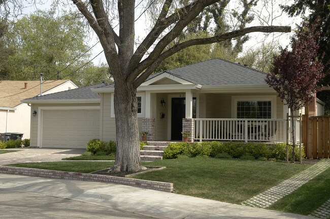 480 Amaral Cir in Pleasanton, CA - Foto de edificio - Building Photo