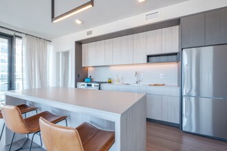 112 E Roosevelt Rd in Chicago, IL - Building Photo - Building Photo