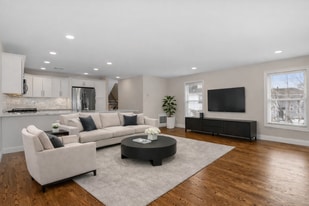 20 Zazzetti St, Unit 3 in Waldwick, NJ - Building Photo