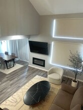 413 Dohrmann Ln in Pinole, CA - Building Photo - Building Photo