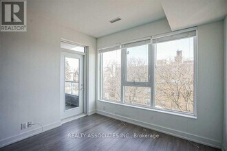 6 Parkwood Ave in Toronto, ON - Building Photo - Building Photo