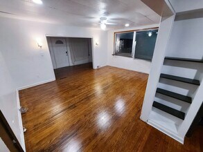 636 W 17th St, Unit #1 in Erie, PA - Foto de edificio - Building Photo